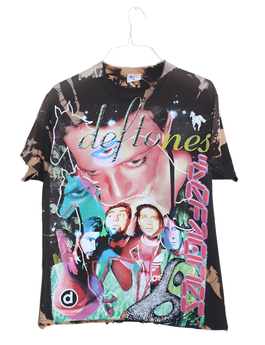 Deftones Faded & Distressed bleach dye T-shirt (L)