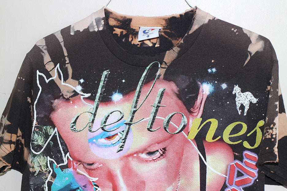 Deftones Faded & Distressed bleach dye T-shirt (L)